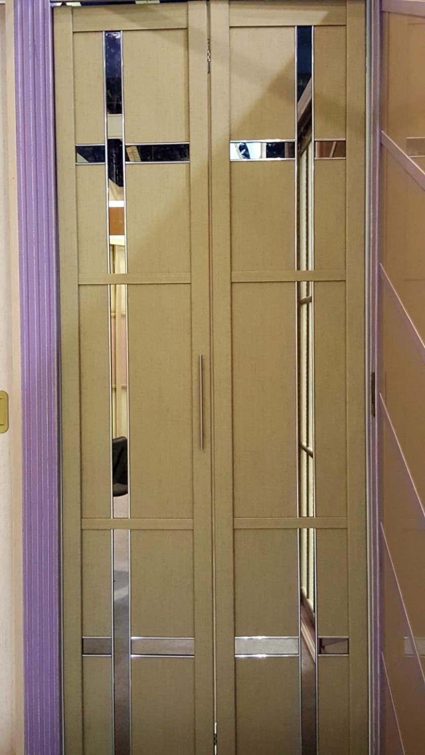 Двери гармошка шпонированные с зеркальным декором Вологда